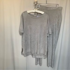 Halston 2pc Legging Set